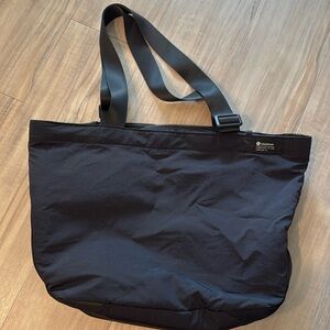 Lululemon tote bag